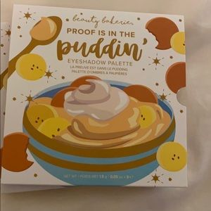 Beauty bakerie puddin’ eyeshadow palette